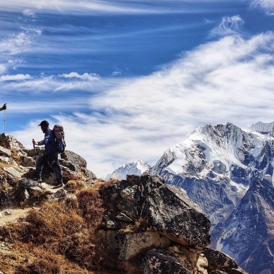 Trekkers_On_Himalayas